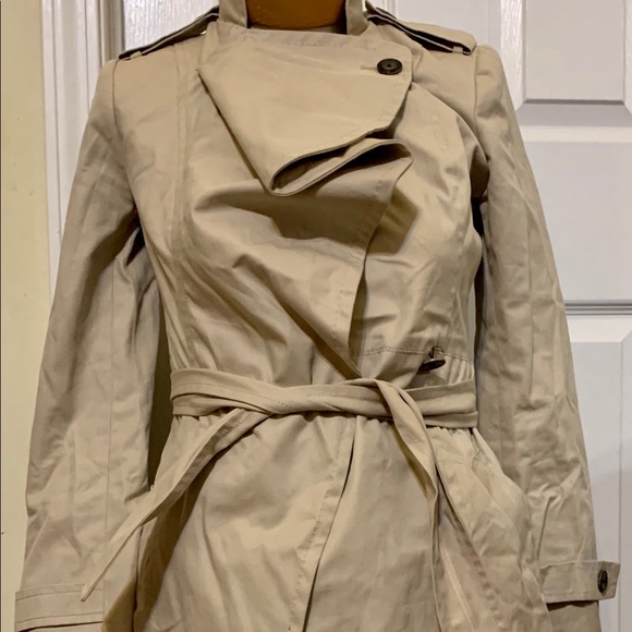 Diane Von Furstenberg Spy Ruffle Trench 2 Beige - Picture 2 of 8